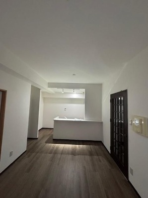 家具の配置に困らないリビングですね