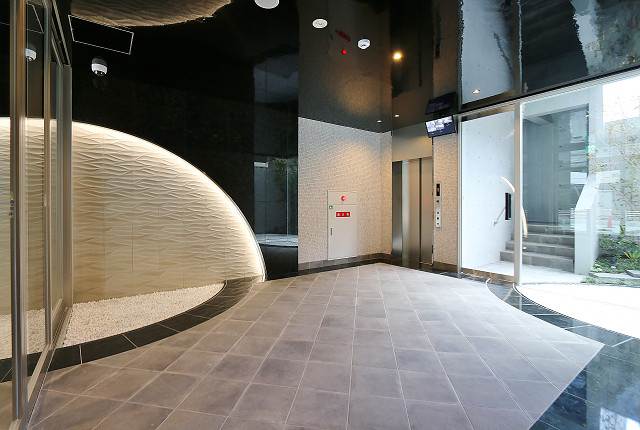 オシャレなエントランスですね