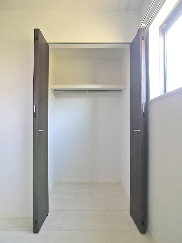 ロングコートもかけられます