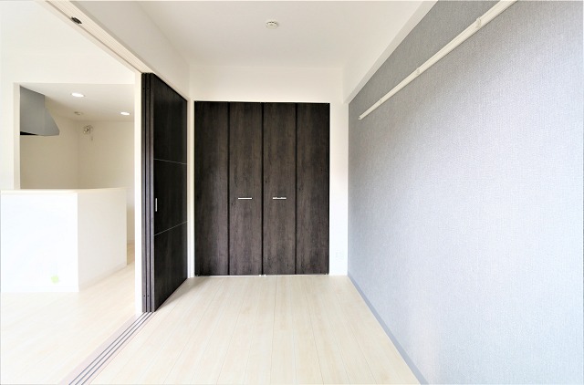 お洋服が多い方でも安心の収納力