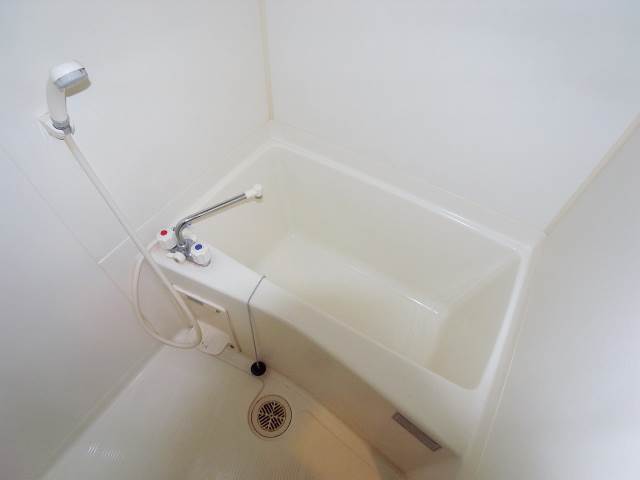 広めの浴槽でゆったり