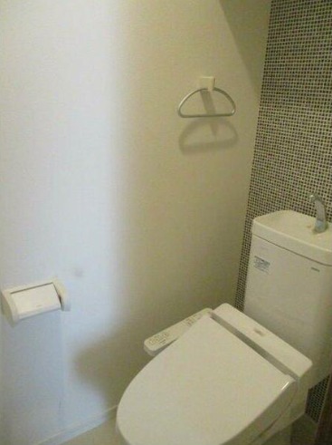 ウォシュレット完備。