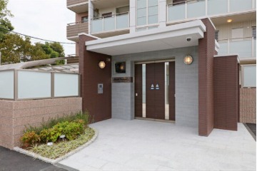 きれいなエントランスですね