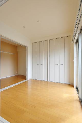 寝室にぴったりの洋室です