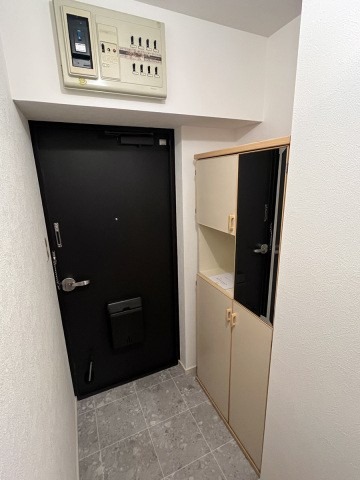 玄関収納完備。