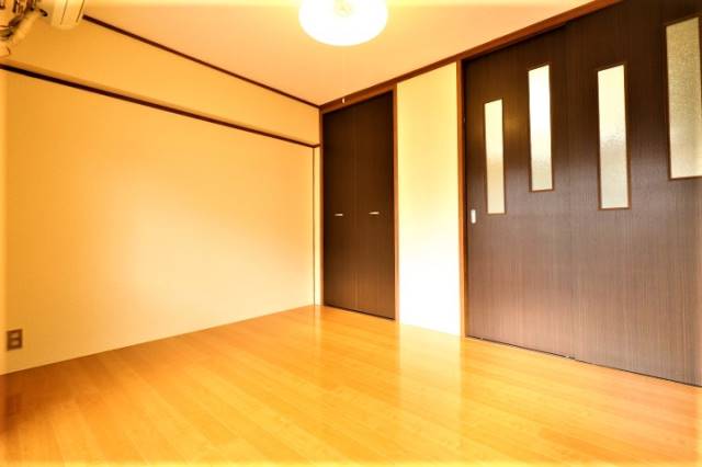 家具の配置に困らないリビングですね