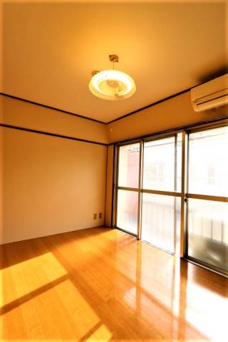 こちらもフローリングです