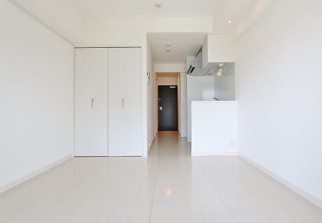 人気のホワイトフローリングです