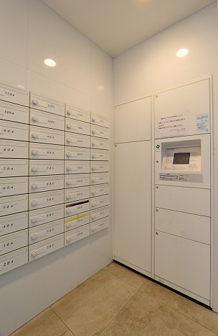 お忙しい方でも安心の宅配BOX完備です