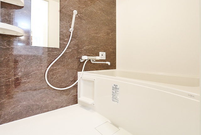 清潔感あふれる浴室です