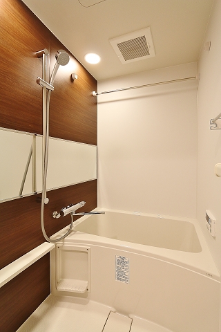 清潔感のある浴室です