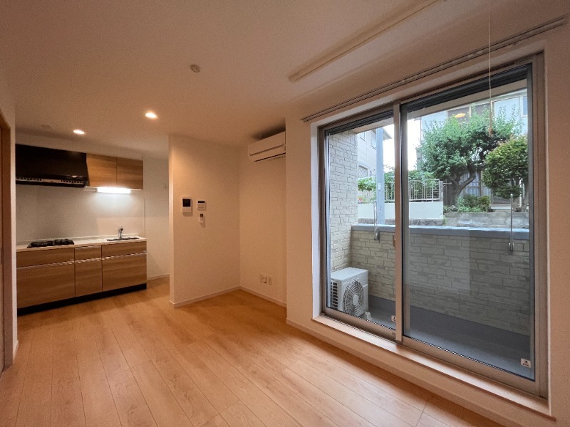 木のぬくもりを感じられるキレイな室内です