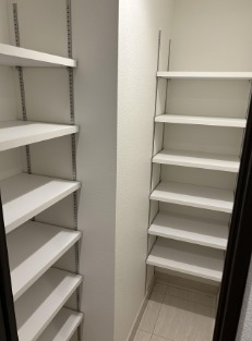 靴やキャリーケースなどの収納に活躍