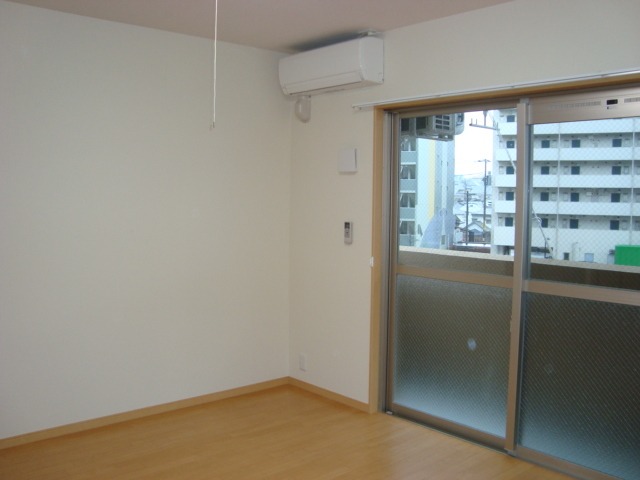 広々とした洋室です。