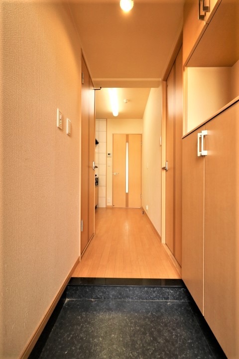 玄関からはこんな感じです。