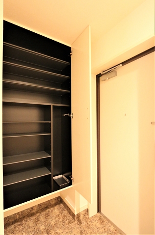 大容量のシューズボックスです