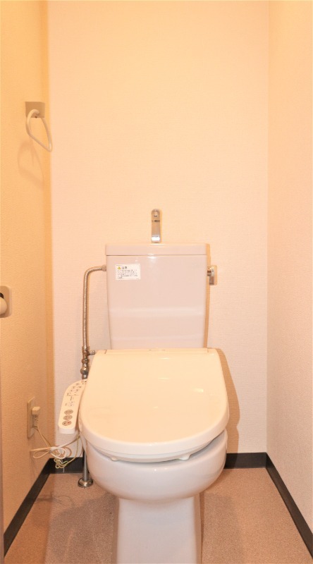 清潔感のあるトイレですね