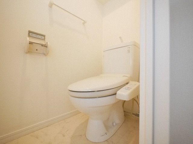 ウォシュレット付いてます。
