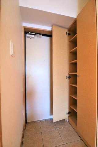 靴箱の収納量もたっぷりです。