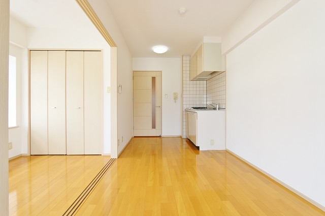 家具の配置が楽しくなるリビングですね