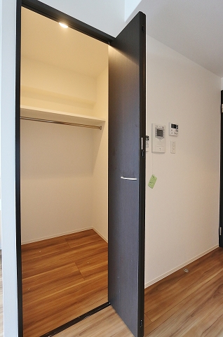 お洋服が多い方でも楽々収納できます