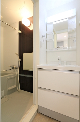 お出かけ前の身支度はこちらで