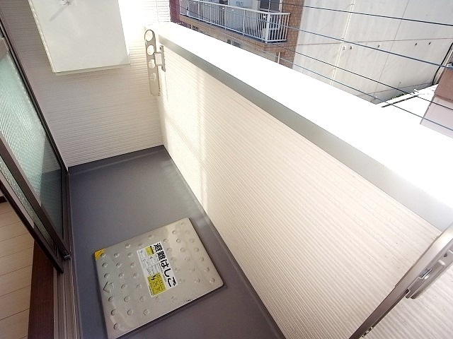 天気の良い日の洗濯物はこちらへ♪