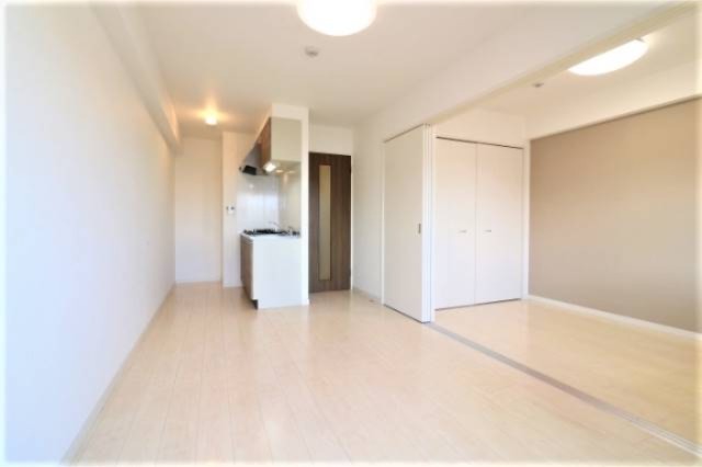 リビングはソファーも置ける広さ