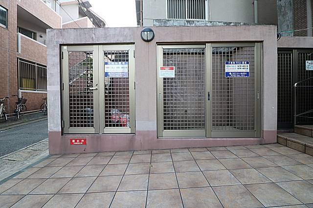 敷地内ゴミ置き場です。