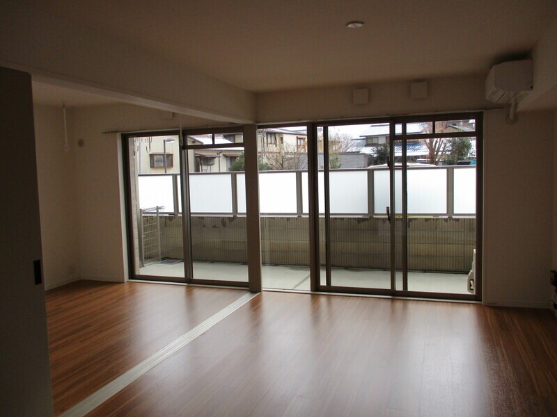 広々としたリビングで快適にお過ごしできます