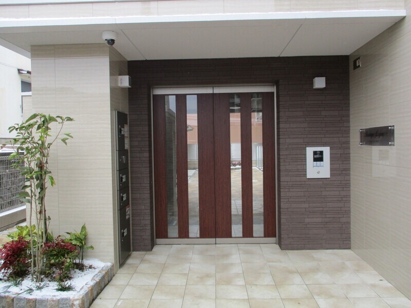 緑がかわいいエントランス