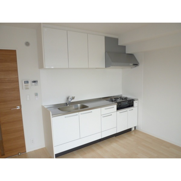 スペースが取れる広いキッチンです