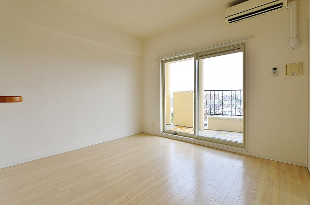 陽の光が入るリビングです