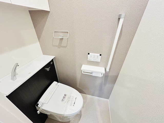 清潔感のあるトイレですね。