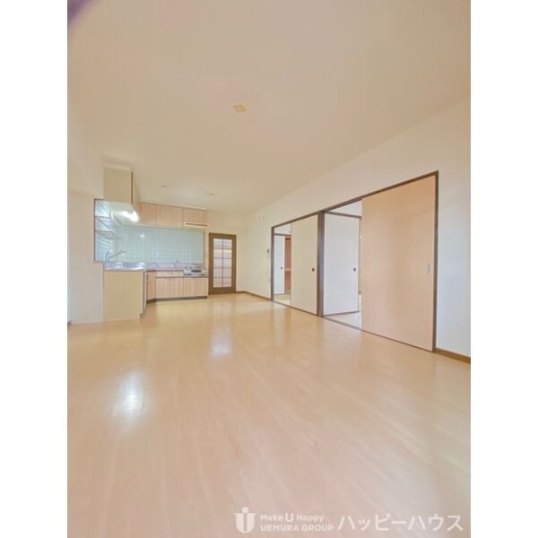 14畳の広いリビングです