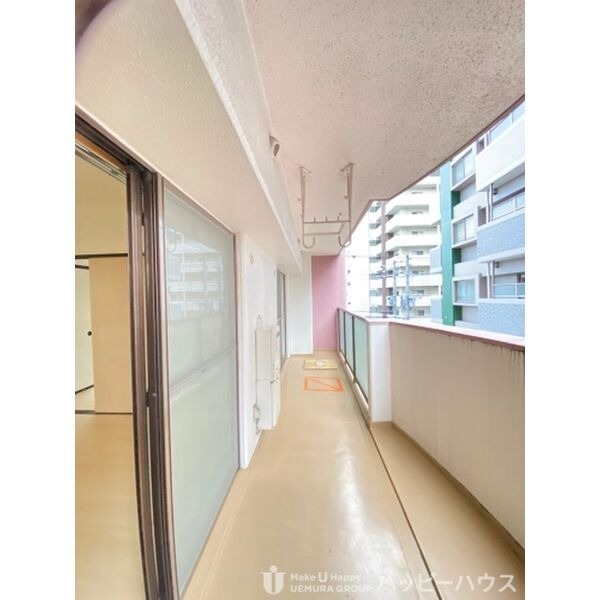 バルコニーが広く開放感も味わえます