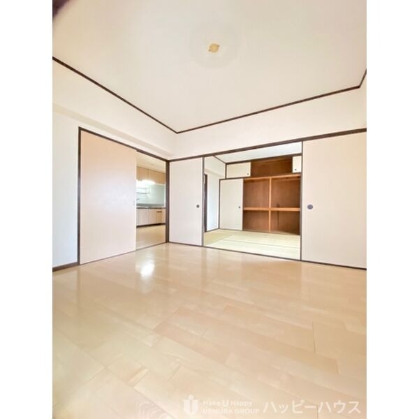 こちらの洋室は子供部屋にいかがでしょうか(^^)/