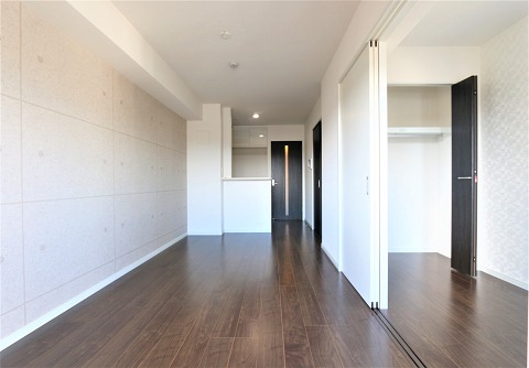 広々リビング。家具の配置が楽しめそうですね。