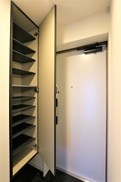 大きなシューズボックス