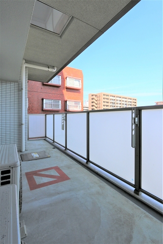 バルコニー広いです