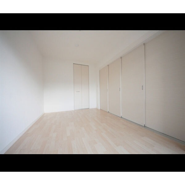 こちらは寝室にいかがでしょうか