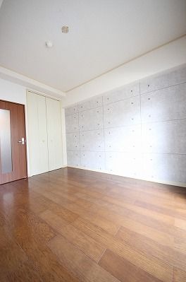 家具の配置に困らないリビングですね