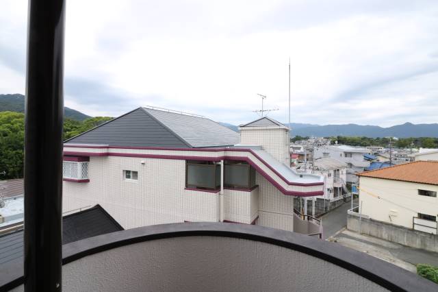 眺望目の前が抜けて明るいお部屋です