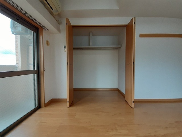 お荷物はこちらへ。