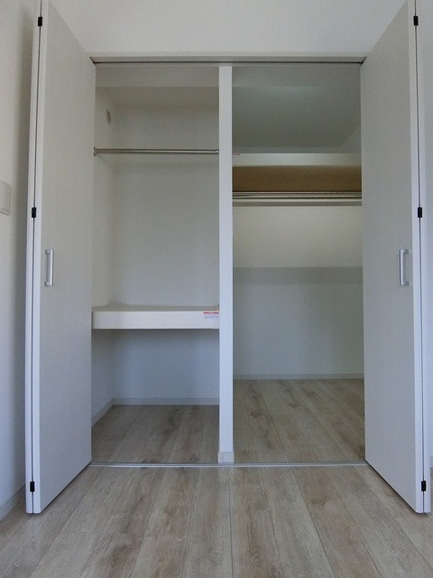 各居室に大きなクローゼットございます