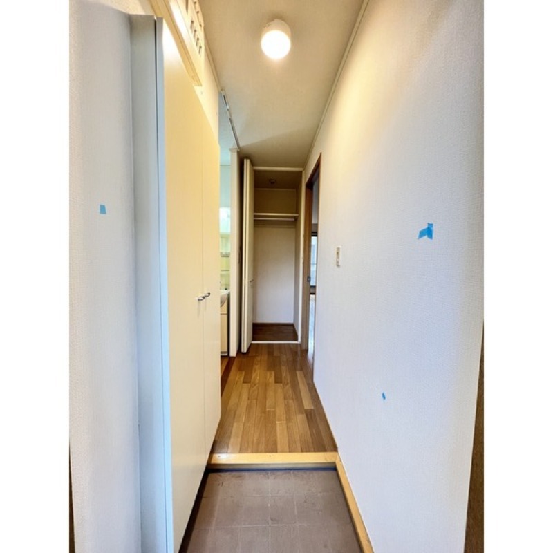 広々とした玄関でお出迎え。