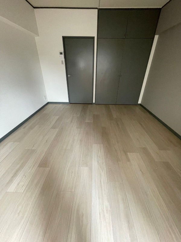 家具の配置に困らないリビングですね