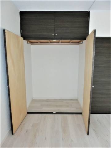 お洋服が多い方でも安心の収納力