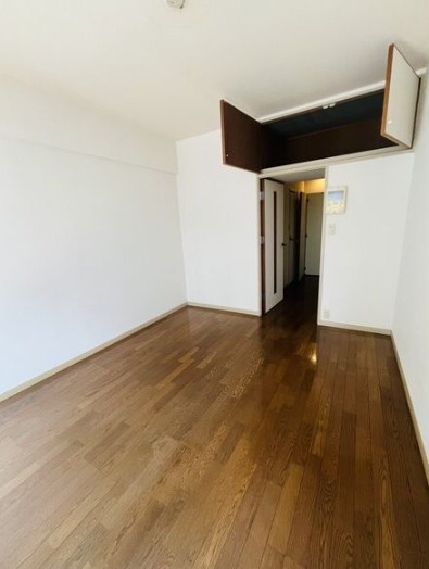 家具の配置に困らないリビングですね