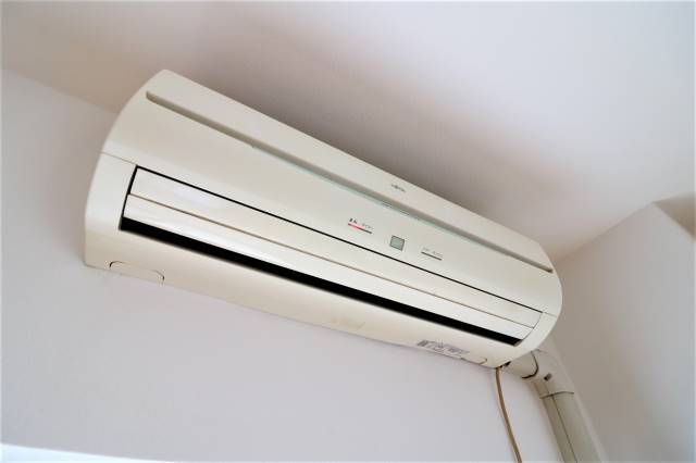 エアコン付きで年中快適に過ごせますね♪